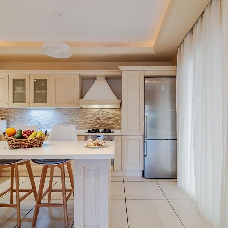 Aura Elegant Apartment Near Garitsa Bay Analipsis  ภายนอก รูปภาพ
