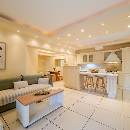 Aura Elegant Apartment Near Garitsa Bay Analipsis  ภายนอก รูปภาพ