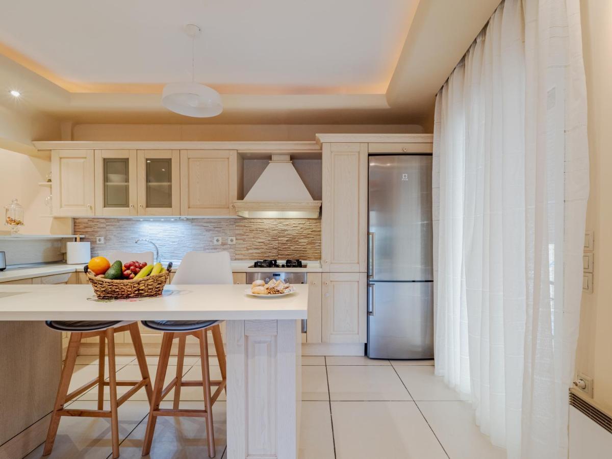 Aura Elegant Apartment Near Garitsa Bay Analipsis  ภายนอก รูปภาพ