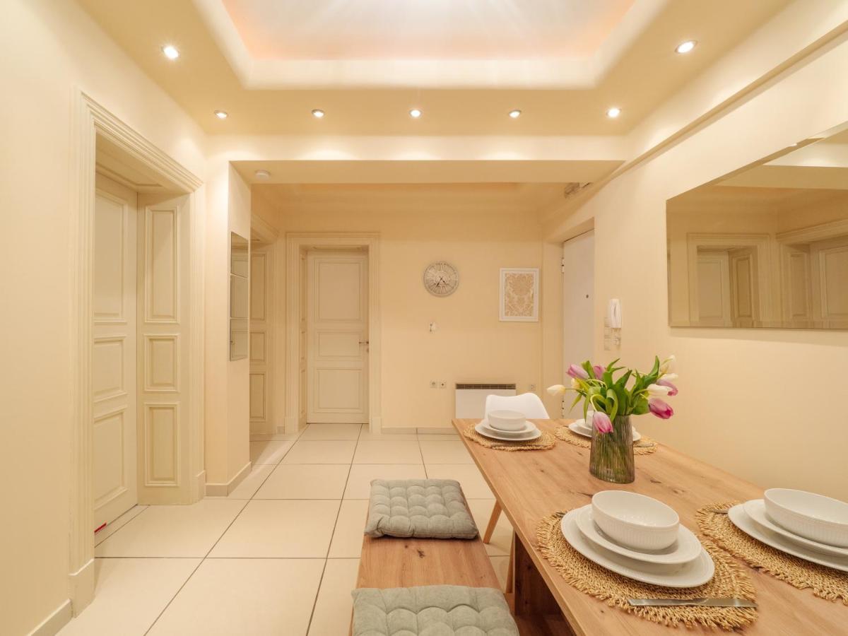 Aura Elegant Apartment Near Garitsa Bay Analipsis  ภายนอก รูปภาพ