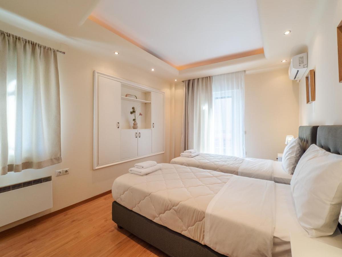 Aura Elegant Apartment Near Garitsa Bay Analipsis  ภายนอก รูปภาพ