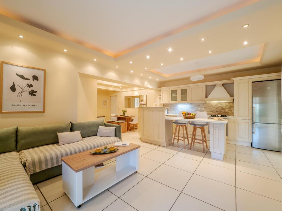 Aura Elegant Apartment Near Garitsa Bay Analipsis  ภายนอก รูปภาพ
